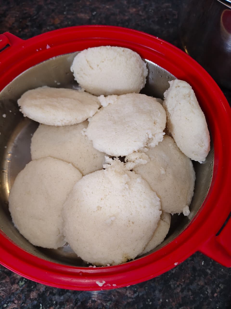 Soft idlis served at Prince Deluxe PG For Boys