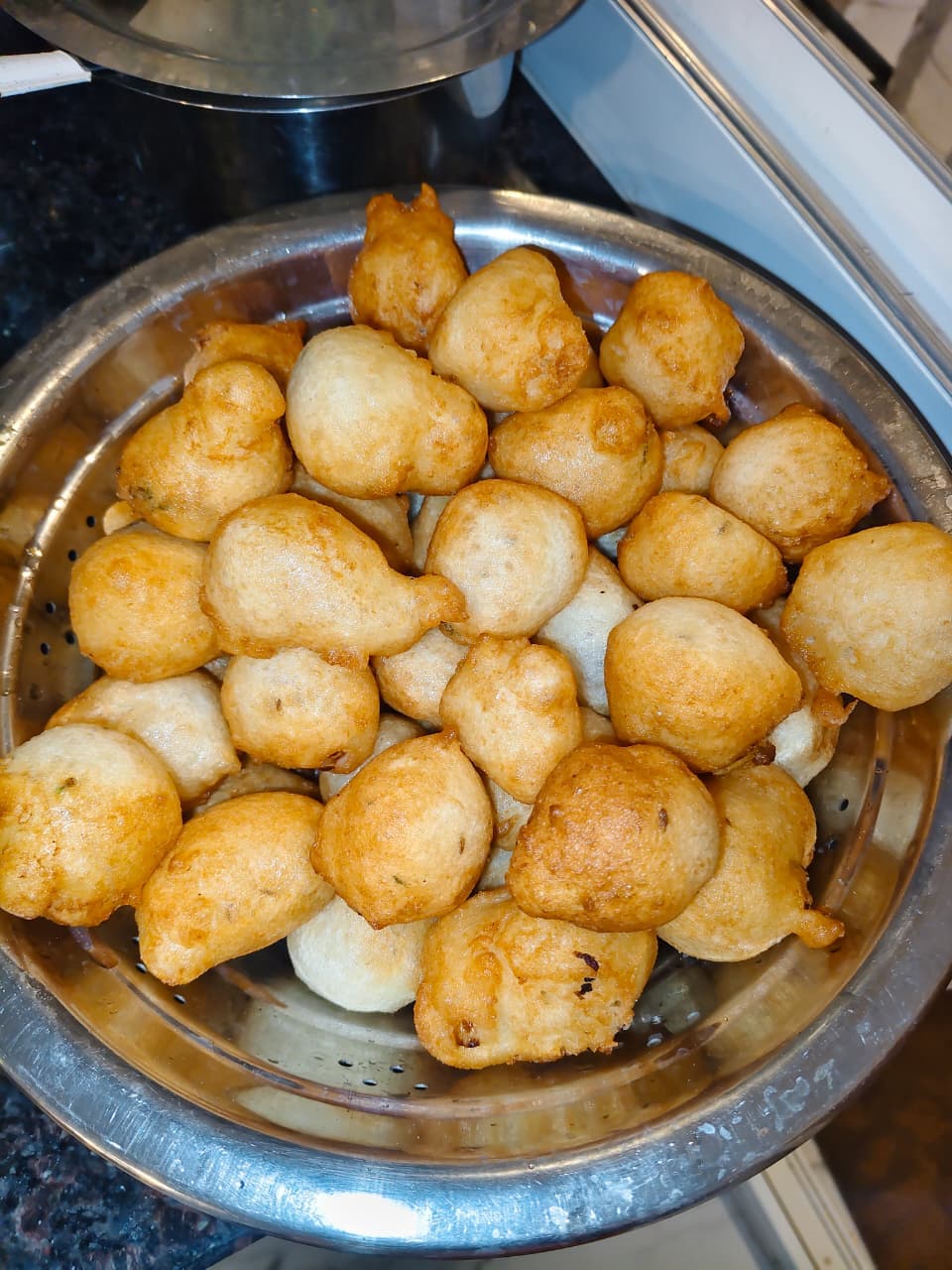 Fresh bondas served at Prince Deluxe PG For Boys